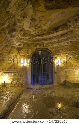 guided tour of the underground city of Camerano in Italy