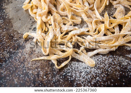 Making Fresh Pasta Tagliatelle from a Traditional Pasta Machine