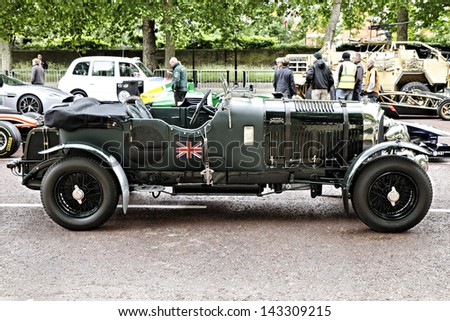 LONDON - JUN 23 : Vintage collection car displayed at the \