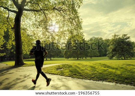 evening runner in London green Park