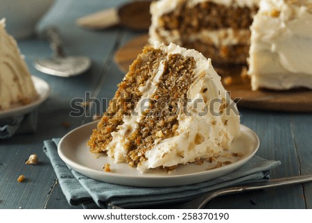 Similar – Foto Bild Süßer Kuchen mit Nüssen und Blumen auf Ständer auf Tisch