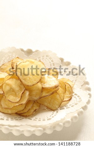 fat free crispy potato chips cooked by microwave