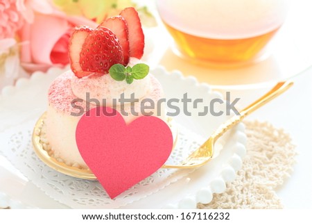 Lovey strawberry mousse cake