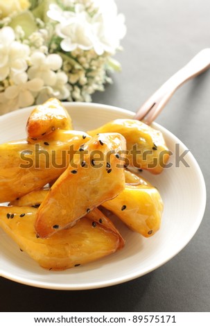 Japanese cuisine, Daigakuimo sweet potato deep fried with honey syrup