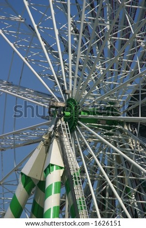 Closeup of the center of a carnival big wheel