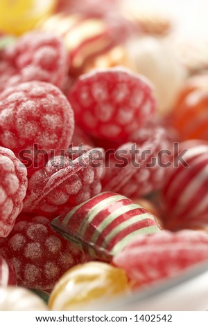 macro raspberry\'s fruit-drop