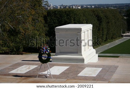 Tomb of the unknown soldier Arlington cemetery with reef of rembrance