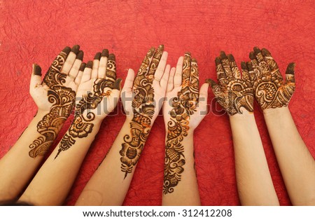 Popular Mehndi Designs for Hands or Hands painted with Mehandi Ã¢?? Indian traditions