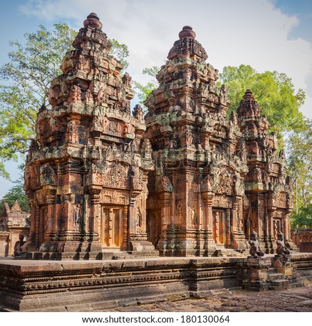 Banteay Srei castle, The most beautiful ancient castle in Cambodia