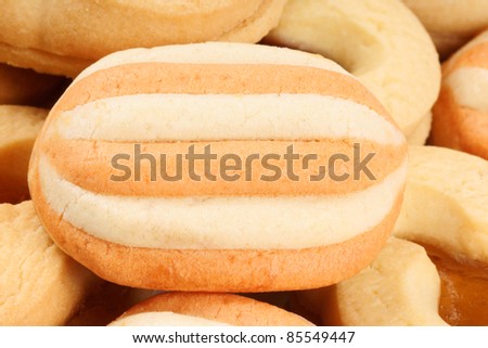 Closeup of some mixed shortcrust pastry biscuits.