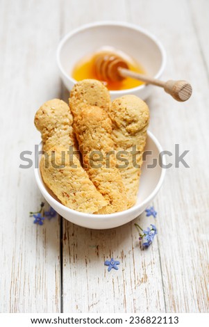 sesame cookies and honey