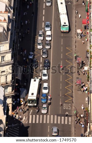 traffic stopped at traffic light, in Paris streets