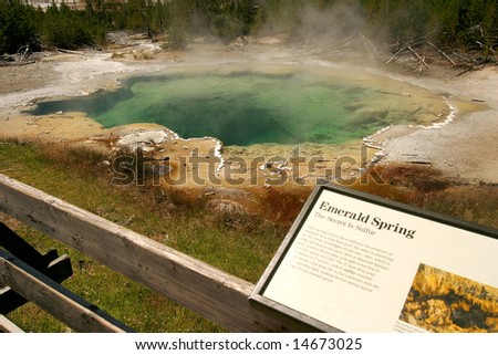Emerald Hot Spring, Yellowstone National Park, Wyoming, USA