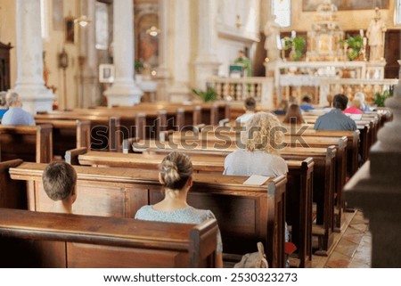 Foto Bild Historische Kirche im schottischen Hochland.