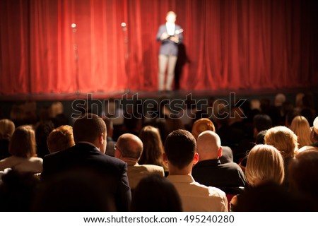 stand up comedian on stage Stockfoto © 