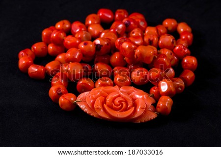 Red coral necklace on a black background Imagine de stoc © 