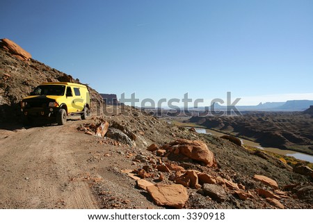 Off-roading in White Rim Canyon, Canyonlands, Utah, USA