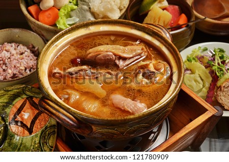 Stew Chicken with Rice Wine - A Popular Taiwan food in winter