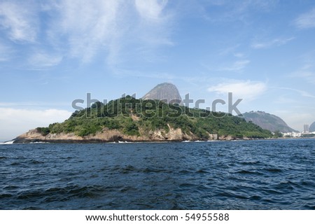 Face\'s dog mountain, with Sugar loaf mountain at back ground