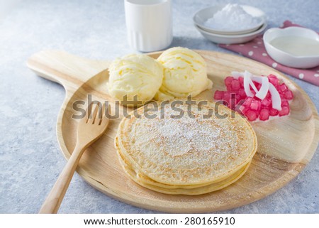 fusion mix dessert : pancake , iccream and  water Chestnuts in Coconut Milk (tubtim grob)