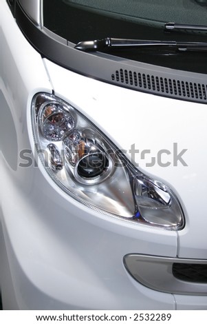 Head lamp of white smart car