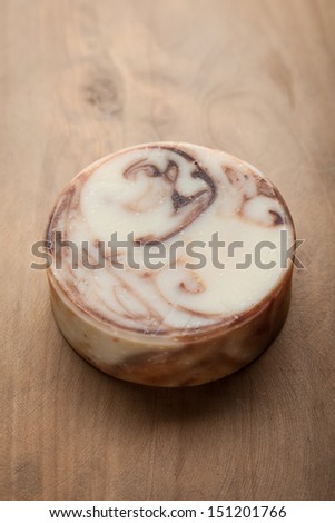 Bar of round organic Vanilla-Chocolate soap