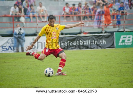 BANGKOK, THAILAND - SEPTEMBER 11 : S.faiin in action during Thai Premier League (TPL) between Thai Port FC (O) vs OSotspa FC (Y) on September 11, 2011 at PAT Stadium in Bangkok, Thailand