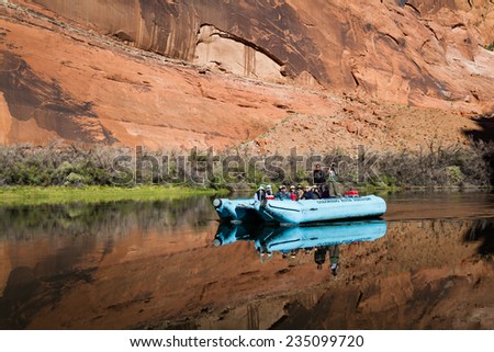 Page Arizona - October 30 : tourists rafting the glen canyon, October 30 2014 in the Glen Canyon, Page, Arizona