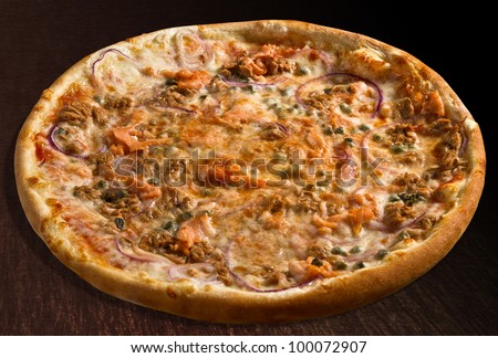Pizza pesce with tuna fish, salmon, onion and capers - isolated\
Collection of dozens of various pizza (30 items)