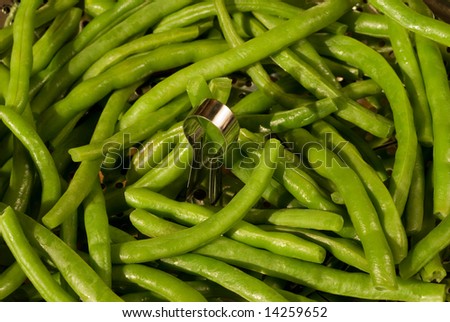 a closeup of green string beans