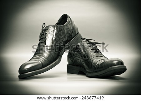 classic men\'s shoes, retro style