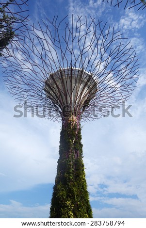 SINGAPORE - MAY 31: Gardens by the Bay on May 31, 2015 in Singapore. Gardens by the Bay was crowned World Building of the Year at the World Architecture Festival 2012