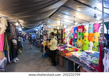 CHIANG MAI THAILAND - JANUARY 6 : Tha - Pae Gate market walking street, Popular tourist souvenirs and visit the local craft market is be held everyday. on January 6, 2015 in Chiang Mai, Thailand.