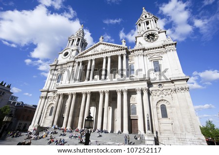 LONDON - JUNE 9: St Paul\'s Cathedral on June 9, 2012 in London. The present St Paul\'s is the fifth cathedral to have stood on this site since the year 604, and was built between 1675 and 1710.