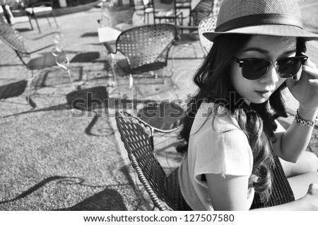 Black and white photo of beautiful elegant model, Black-white Fashion Photo.
