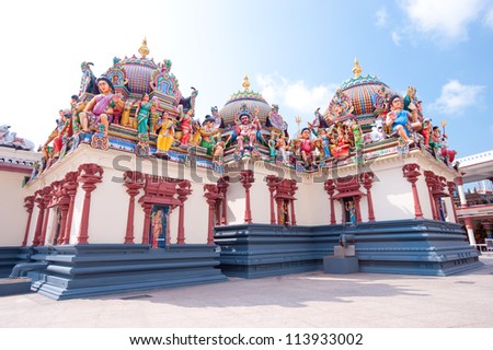 This image shows the Sri Mariamman Hindu Temple, Chinatown - Singapore