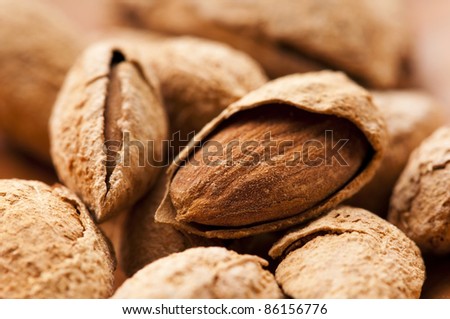 Sweet almonds with kernel
