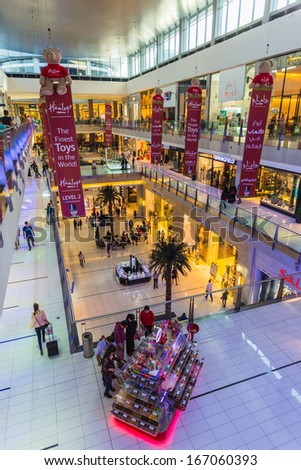 DUBAI, UAE - OCTOBER 31: World\'s largest shopping mall based on total area and sixth largest by gross leasable area, October 31, 2013 in Dubai, UAE