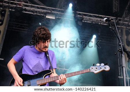 BARCELONA - MAY 22: Aliment band, perform at Heineken Primavera Sound 2013 Festival, Ray-Ban Stage, on May 22, 2013 in Barcelona, Spain.