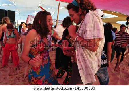 NITZANIM, ISR - APR 10:Israeli youth in Boombamela festival on April 10 2009.It\'s a Shanti/New Age festival held annually in Israel since 1999 based on the Hindu festival of Kumbh Mela in India.
