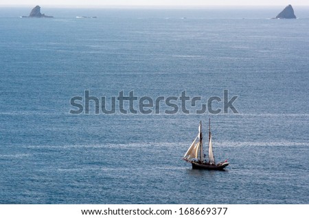BAY OF ISLANDS,NZ - DEC 12:R.Tucker Thompson sails ship on Dec 12 2013.It\'s a gaff rigged topsÃ?Â??l schooner based in Opua, Bay of Islands,NZ.It was designed by Pete Culler, a naval architect in the USA