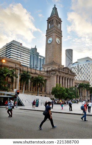 BRISBANE, AUS - SEP 24 2014:Traffic near Brisbane City Hall.The building used for royal receptions, orchestral concerts, civic greetings, flower shows, school graduations and political meetings.