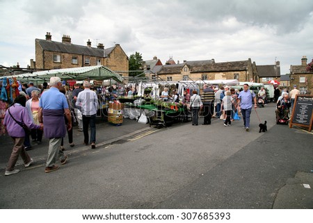 BAKEWELL, DERBYSHIRE, UK. AUGUST 17, 2015.  The old market square on the Monday Market day at Bakewell in Derbyshire, UK.