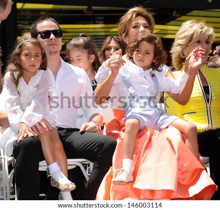 LOS ANGELES - JUN 19:  Jennifer Lopez, Casper Smart, Emme and Max arrives to the Walk of Fame Honors Jennifer Lopez  on June 19,2013 in Hollywoods, CA