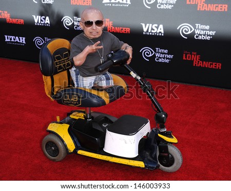 LOS ANGELES - JUN 22:  Vern Troyer arrives to the \'The Lone Ranger\' Hollywood Premiere  on June 22, 2013 in Hollywood, CA