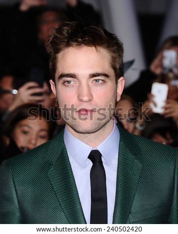 LOS ANGELES - NOV 11:  Robert Pattinson arrives to the \