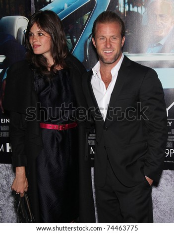 LOS ANGELES - MAR 22:  Scott Caan & Date arrives to \'His Way\' Los Angeles Premiere  on March 23,2011 in Hollywood, CA