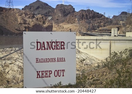 A view of the hoover dam. This dam is placed in the border of the US states Arizona and Nevada