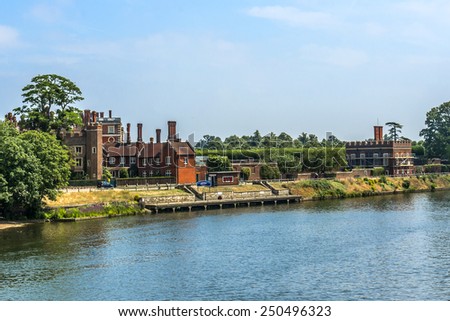 River Thames at Hampton Court, Richmond-Upon-Thames, London, England.