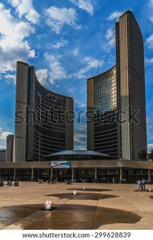 TORONTO, CANADA - 23 JULY, 2014: City Hall (or New City Hall, by Finnish architect Viljo Revell, 1965) is one of Toronto\'s best known landmarks. City Hall is home of municipal government of Toronto.